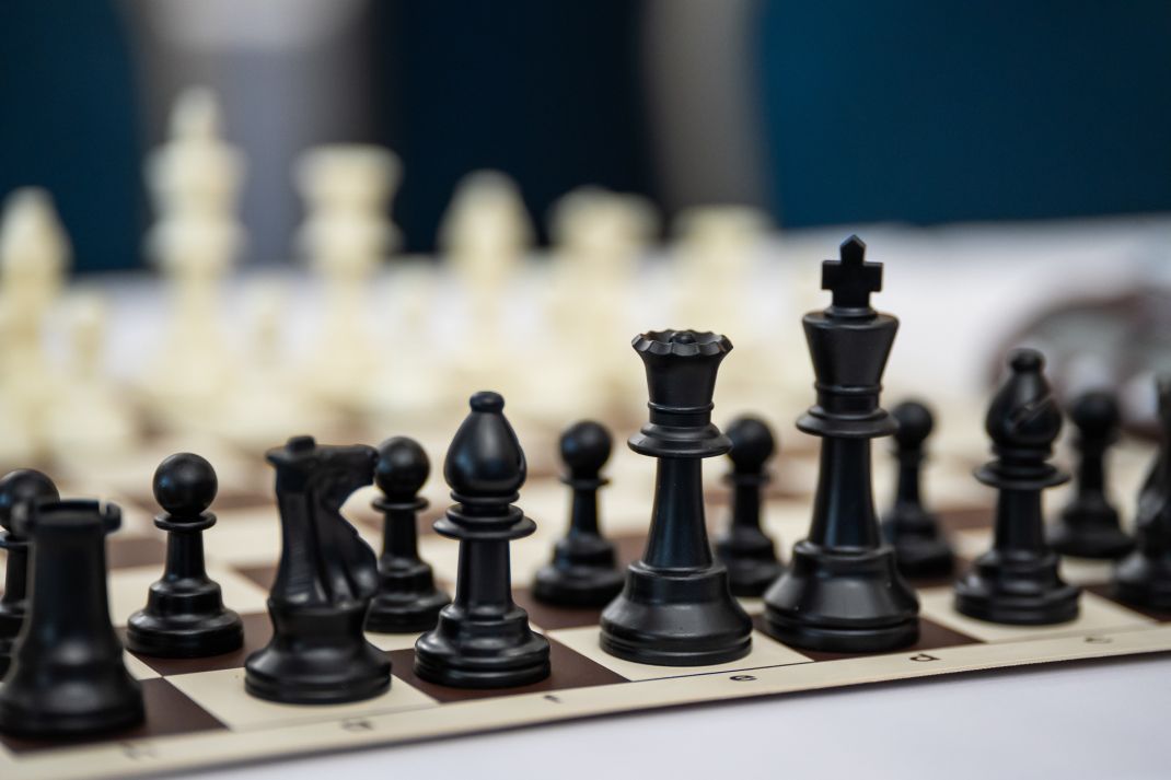 The Minister of Sports of North Barhant organized the Open Championship in Dice Chess