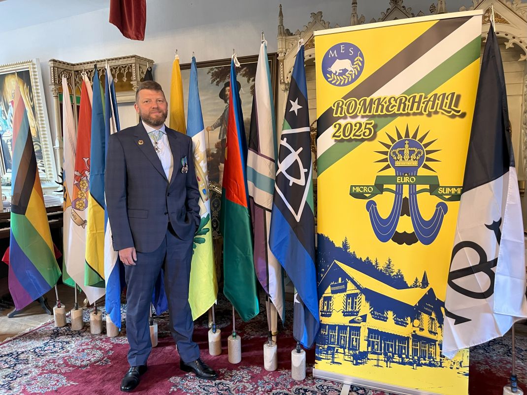 Сегодня свой день рождения отмечает Игорь Белофф